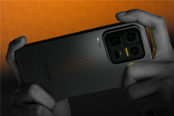 春节换机指南！2026年值得入手的骁龙旗舰盘点：从性能到影像各价位段闭眼选