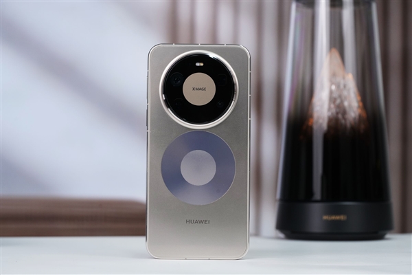 Mate 80系列全程拍摄！华为马年新春贺岁手机电影《木马》上映 网友看泪目